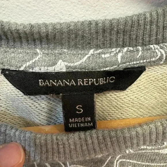 Banana Republic women’s grey and white pullover sweatshirt crewneck size small - Picture 3 of 12